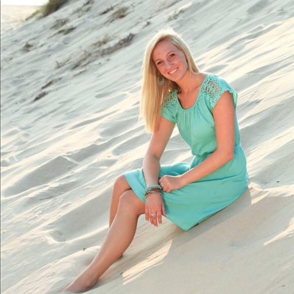 Teal lace shoulders short dress. - Picture 1 of 3